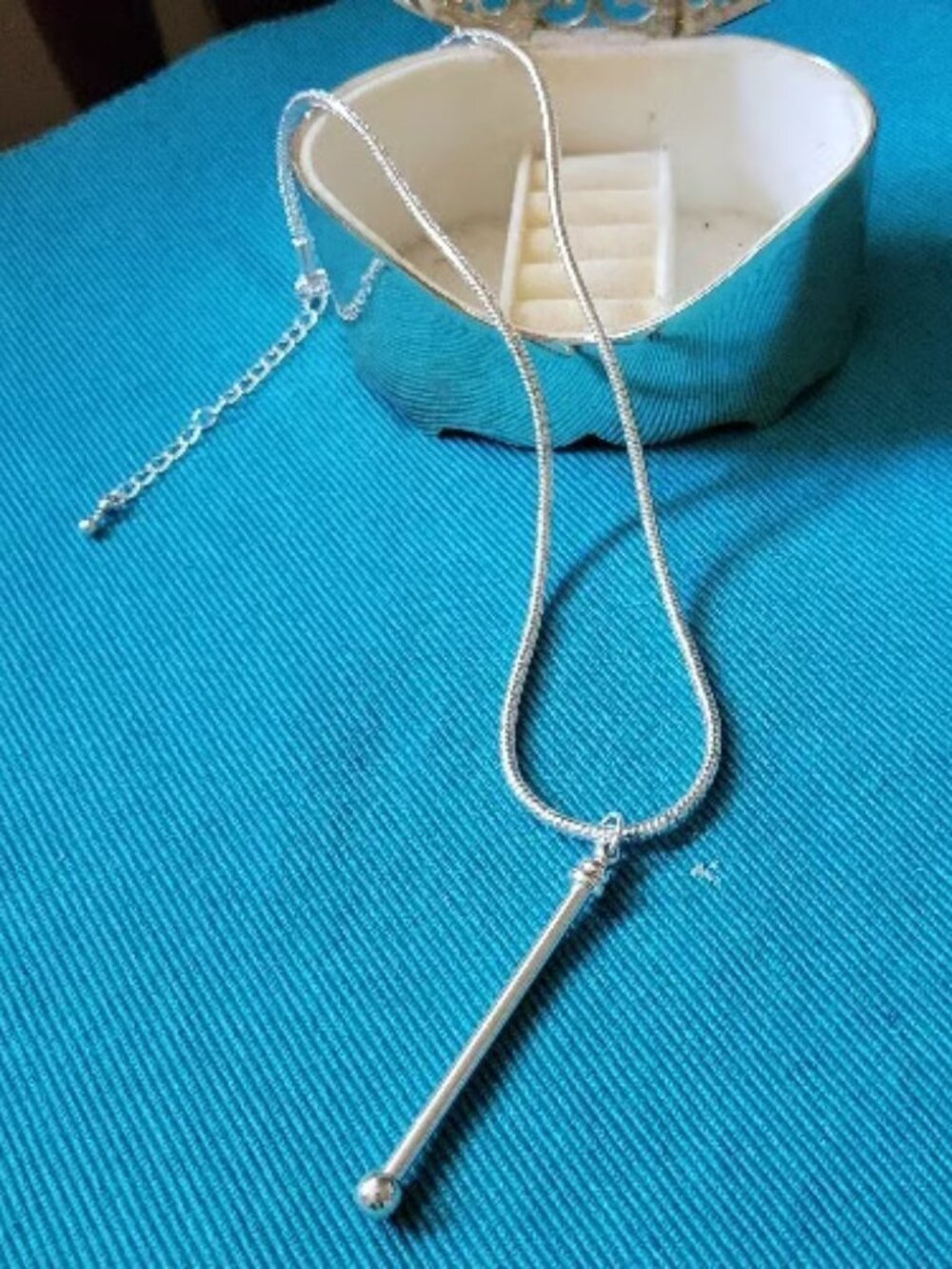 Silver Elongated Pole Pendant Necklace